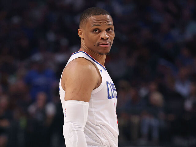 Russell Westbrook kokee uransa kuudetta siirtoa